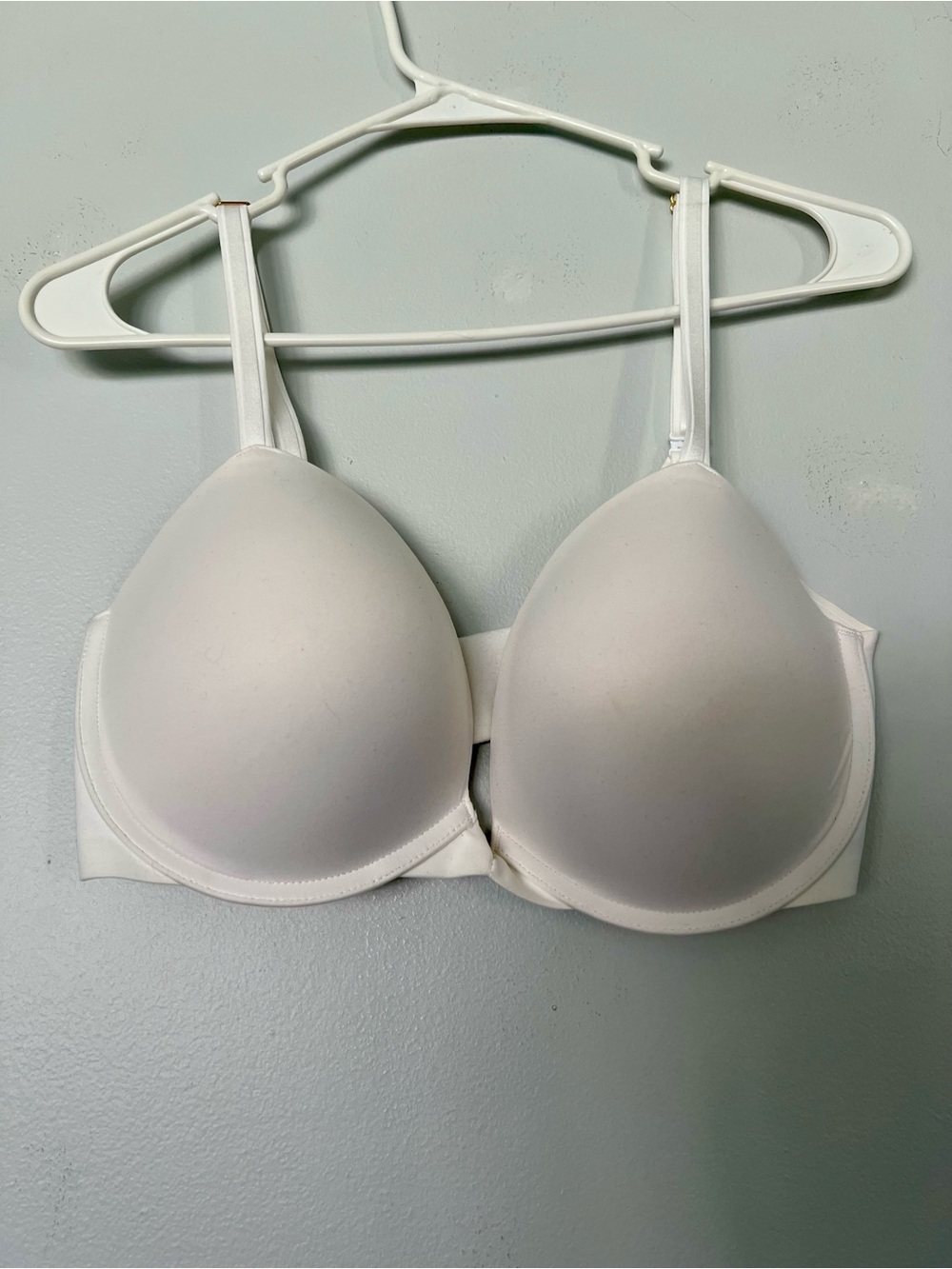 Victoria's Secret 34DDD Love Cloud Push-Up Bra - White